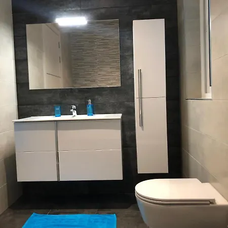 Penthouse In With Panoramic Views: 3 Bedrooms, 2 Baths Lejlighed