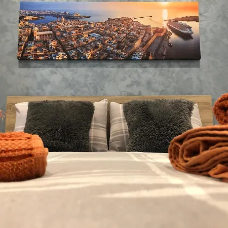Penthouse In With Panoramic Views: 3 Bedrooms, 2 Baths Apartment