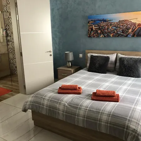 Penthouse In With Panoramic Views: 3 Bedrooms, 2 Baths *