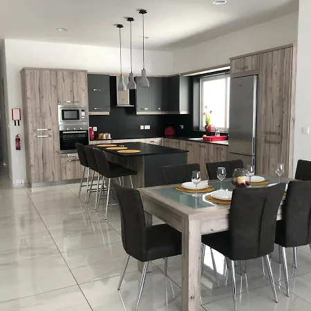Penthouse In With Panoramic Views: 3 Bedrooms, 2 Baths Apartment Marsaxlokk