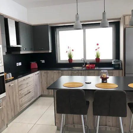 Penthouse In With Panoramic Views: 3 Bedrooms, 2 Baths Apartment Marsaxlokk