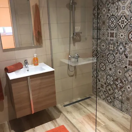 Apartment Penthouse In With Panoramic Views: 3 Bedrooms, 2 Baths *